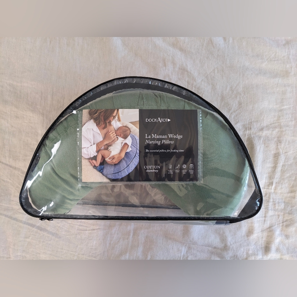La Maman Wedge Nursing Pillow